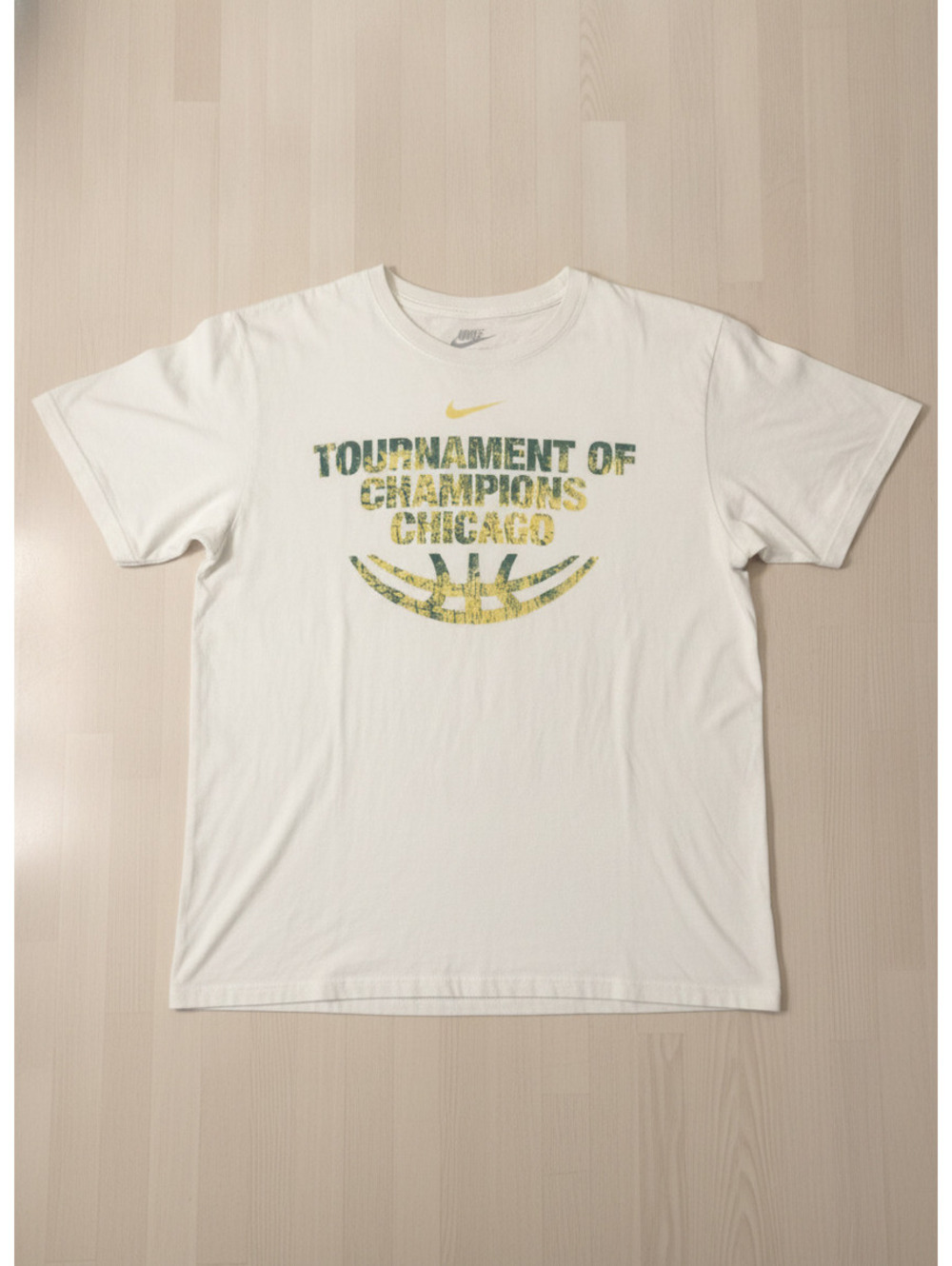 Nike Men's Tournament of Champions Chicago Graphic T-Shirt White Medium